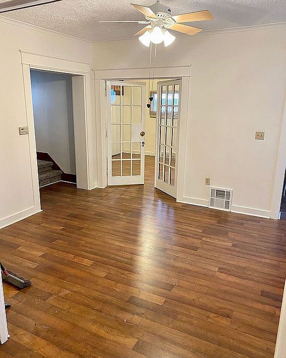 1st image of 1037 W 27th St