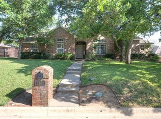 1135 Bent Oaks Dr, Denton, TX 76210