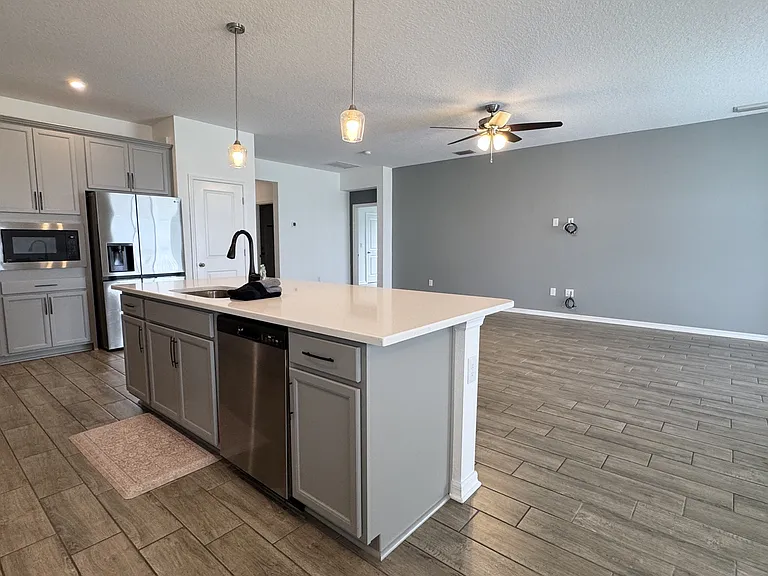 484 Old Windsor Way — Photo 7