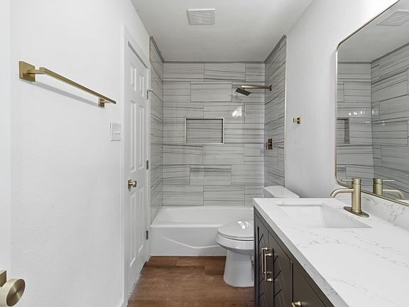 5th image of 248 Gordon Dr