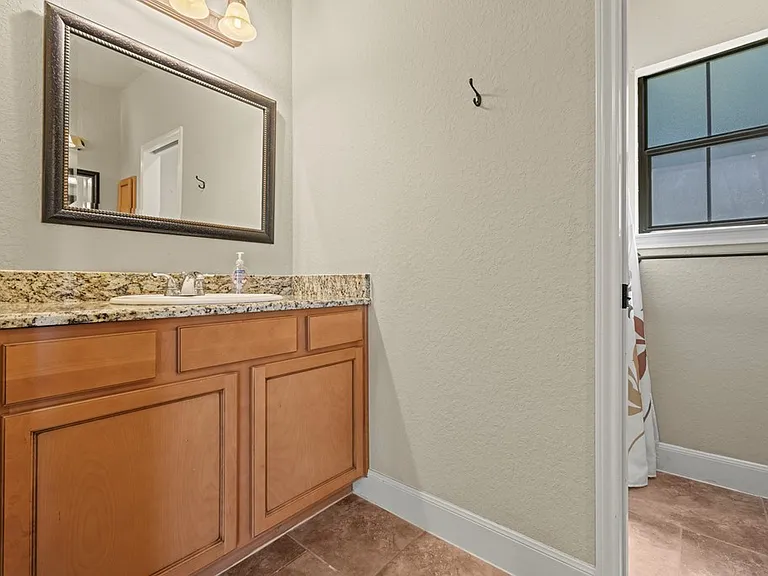 713 Englemann Oak Dr — Photo 11