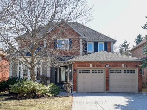2923 Hammond Rd, Mississauga, ON L5K 2M5
