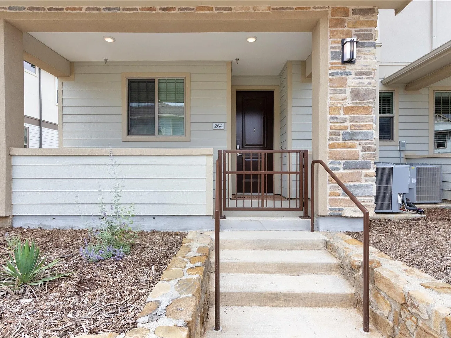 2 bed, 2.5 bath, 1246 sqft, $2,299 — Photo 4