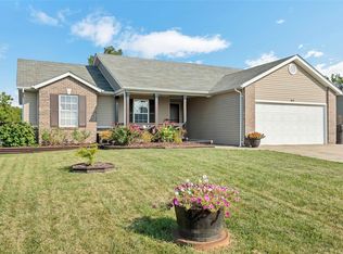 822 Warrior Ridge Ct, Warrenton, MO 63383