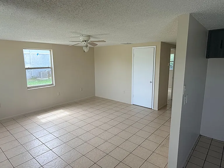 5848 Siesta Ln — Photo 7