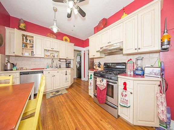 4th image of 71 Kramer St