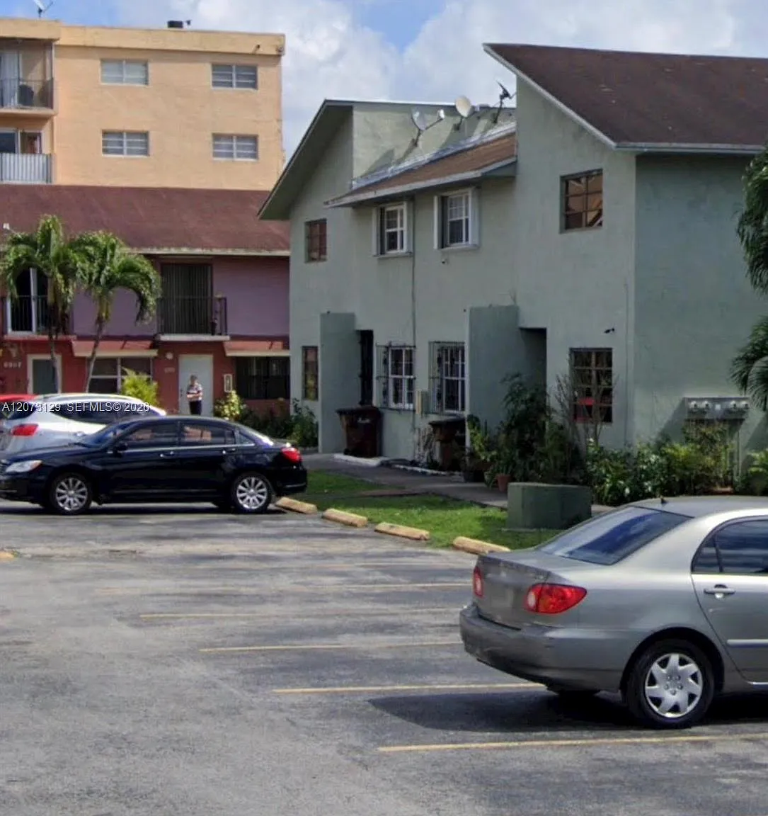 Villages Of Mulgoba Condo — Photo 1