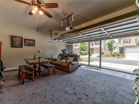 4th image of 50 Greenfield Dr
