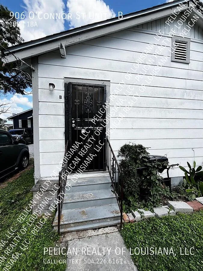 Building Photo - 906 Oconnor St #B