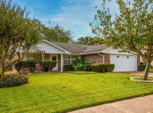 426 Meadowhill Dr, Garland, TX 75043
