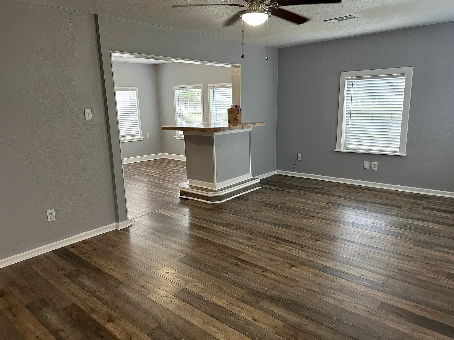 3 bed, 1152 sqft, $1,250 — Photo 2