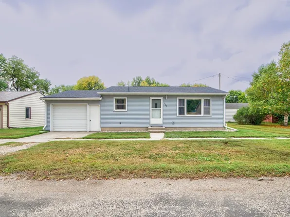 206 E 1st St, Everly, IA 51338