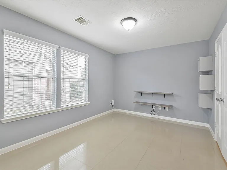 7718 Shavano Ln — Photo 20