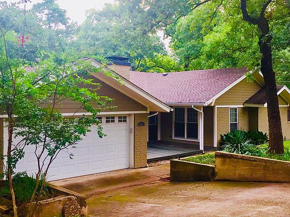 2nd image of 517 Greenbriar Ln