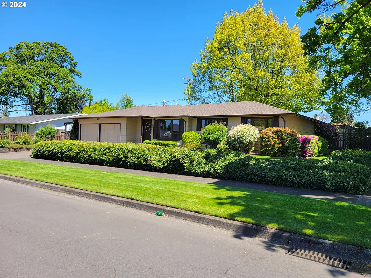 2565 Newcastle St photo 1