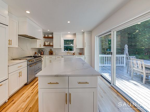 4th image of 10 Northview Hills Ct