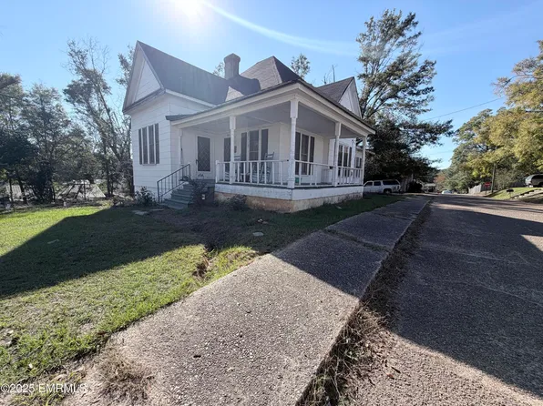 311 Range Ave, Philadelphia, MS 39350