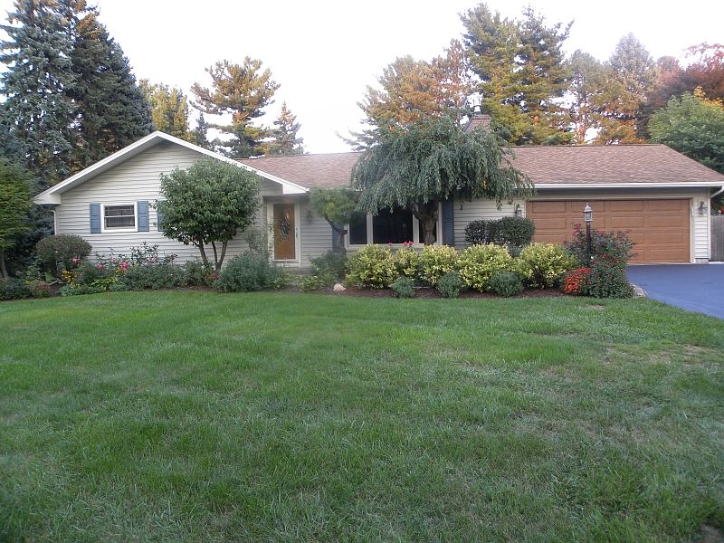 1st image of 112 Munro Dr