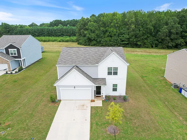 530 Cessna Dr — Photo 49