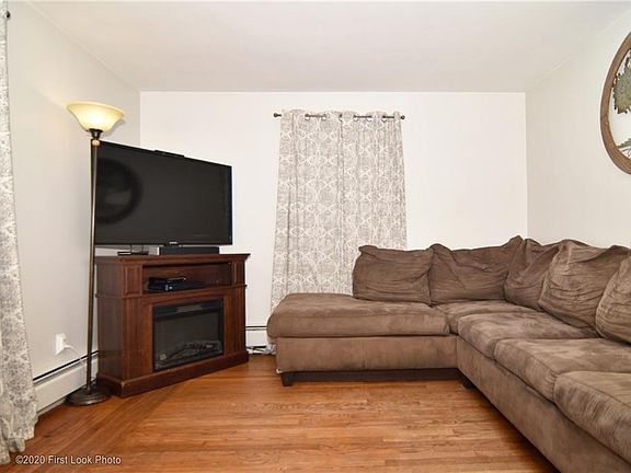 4th image of 45 Hutchinson Ave