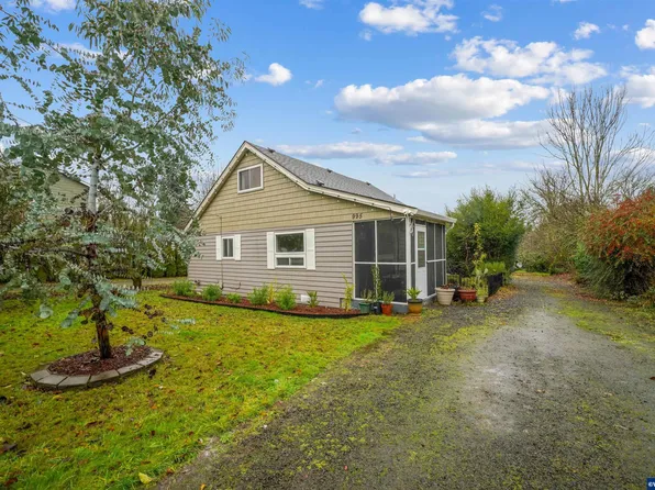 995 Ratcliff Dr SE, Salem, OR 97302