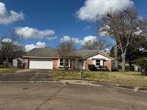 1407 Gardenia Cir Photo 1