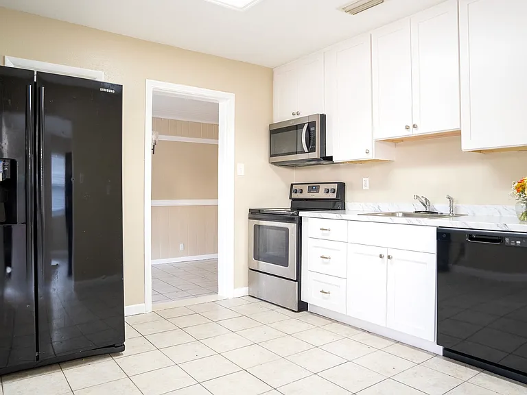 6220 Massachusetts Ave #A — Photo 32