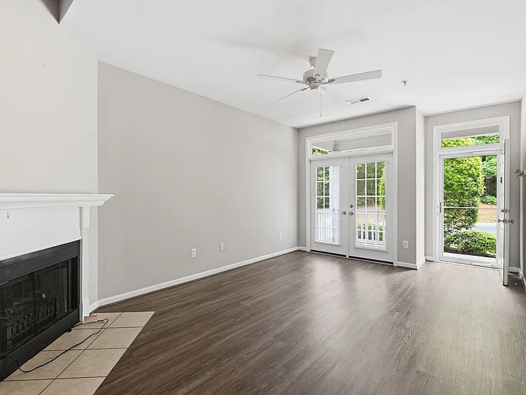 737 Woodland Creek Way — Photo 3