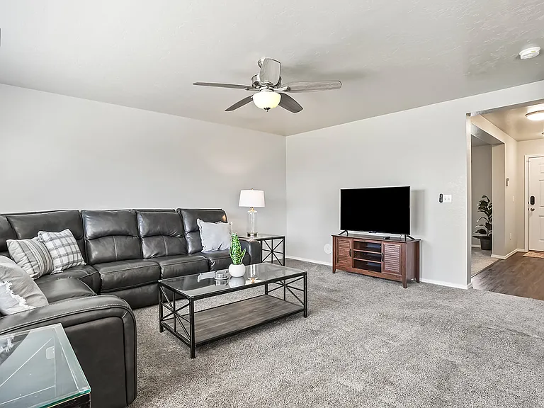 17589 Mountain Springs Ave — Photo 10