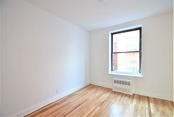 Rented by CITY SKYLINE REALTY INC | media 29