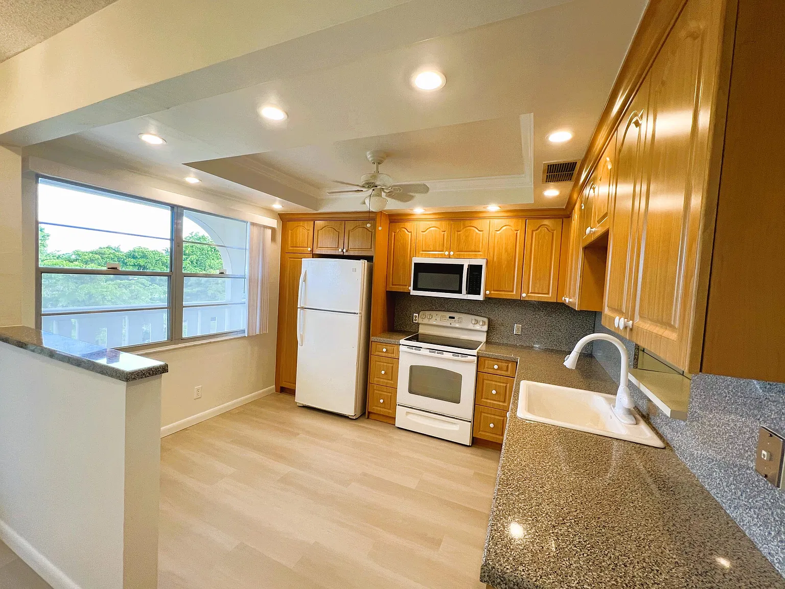 2 bed, 2.0 bath, 1156 sqft, $1,800 — Photo 1