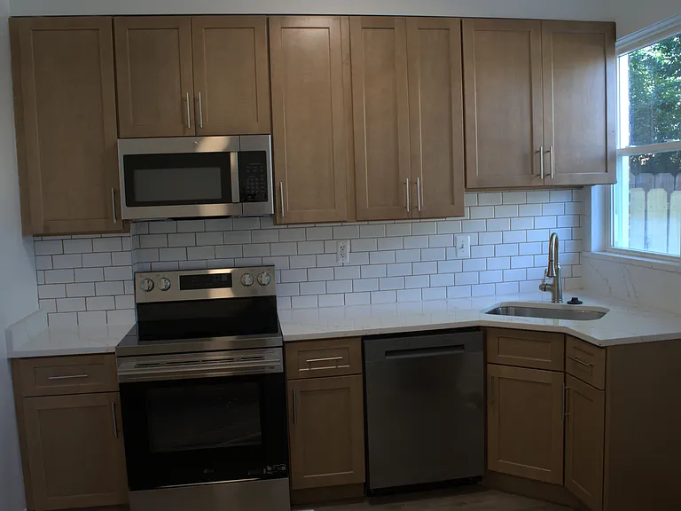 117 S Wickham Rd — Photo 40