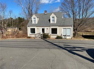83 S Main St, Newtown, CT 06470