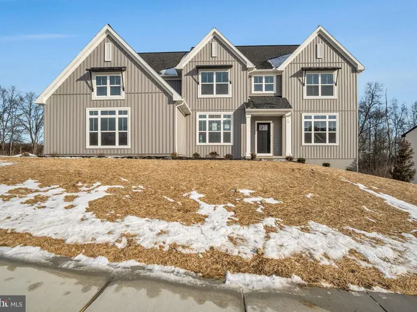 16 Old Moss Ln, Carlisle, PA 17013