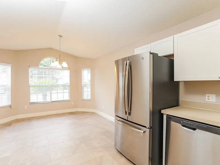 813 Shell Ln — Photo 7