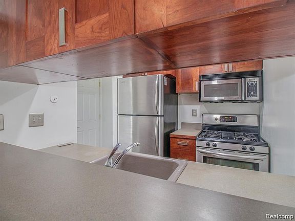 4th image of 35420 Tall Oaks Dr