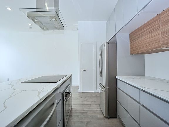 5th image of 395 17th St #B