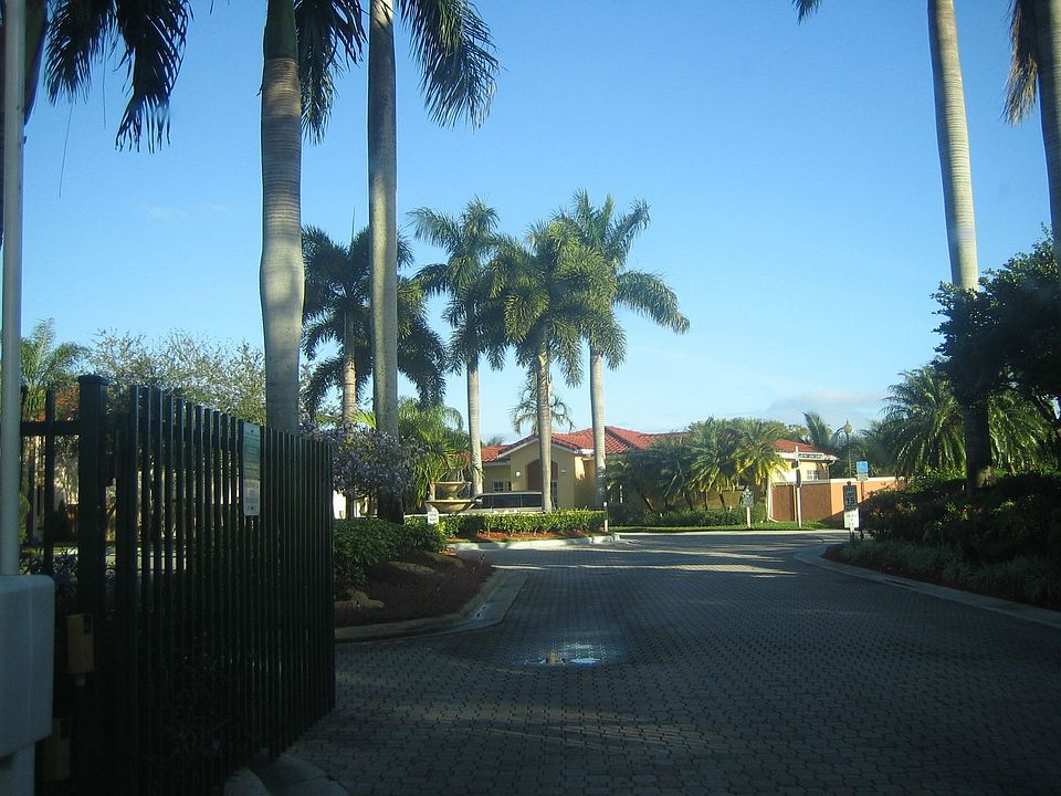 Beautiful Charlestowne Gated Community