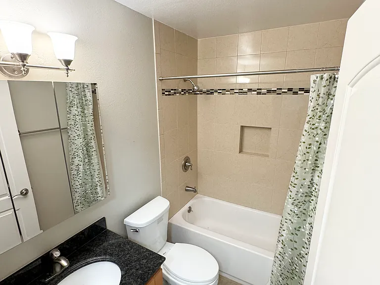 885 Broadway #7 — Photo 5