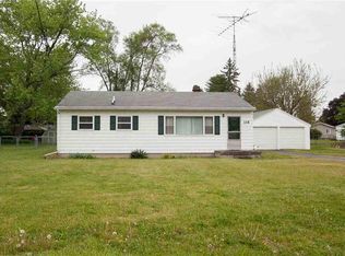 114 Edgewater Dr, Michigan Center, MI 49254