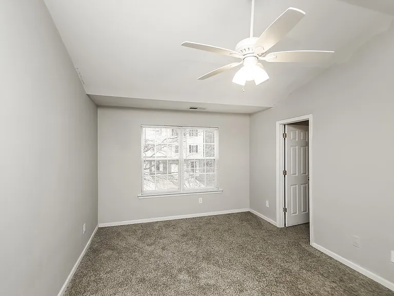713 Celeste Ln SW — Photo 12