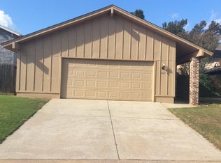 12117 Foxglove Ct, Oklahoma City, OK 73120