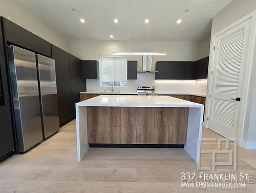 337 Franklin St Photo 1