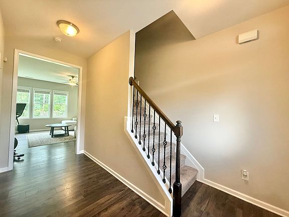 3rd image of 305 S Kramer Path