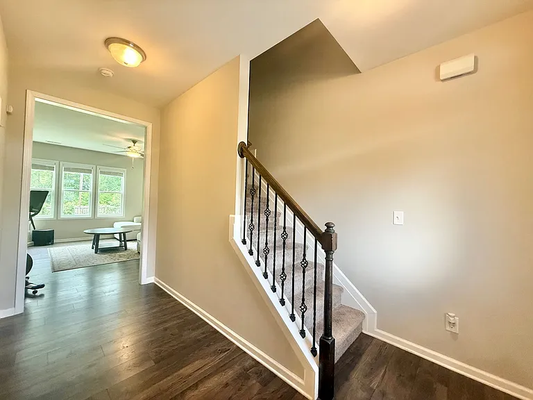 305 S Kramer Path — Photo 3