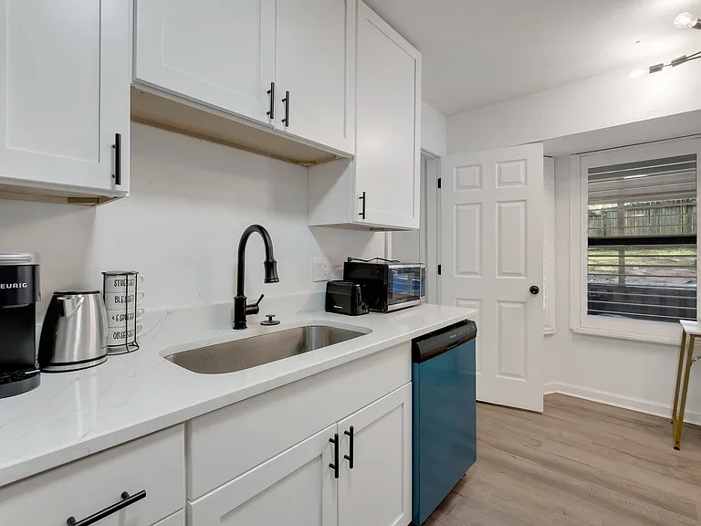 2416 Lanrell Dr — Photo 9