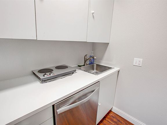 5th image of 905 Oakhurst St #905