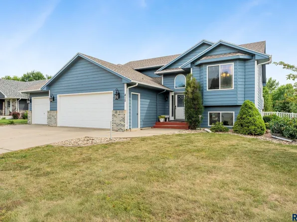 415 W 5th St, Tea, SD 57064