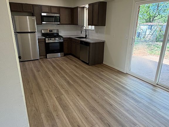 2nd image of 3121 Lazy Ln
