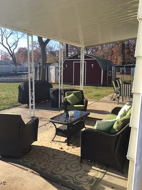 3 bed, 2.5 bath, 1363 sqft, $3,800 — Photo 2
